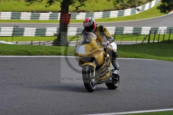 Motorcycle action photographs;cadwell;cadwell park photographs;event digital images;eventdigitalimages;motor racing louth lincolnshire;no limits trackday;peter wileman photography;trackday;trackday digital images;trackday photos