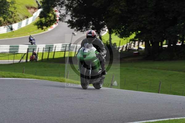 Motorcycle action photographs;cadwell;cadwell park photographs;event digital images;eventdigitalimages;motor racing louth lincolnshire;no limits trackday;peter wileman photography;trackday;trackday digital images;trackday photos
