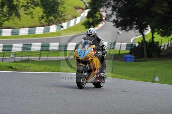 Motorcycle action photographs;cadwell;cadwell park photographs;event digital images;eventdigitalimages;motor racing louth lincolnshire;no limits trackday;peter wileman photography;trackday;trackday digital images;trackday photos