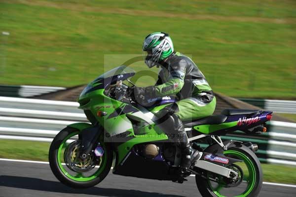 Motorcycle action photographs;cadwell;cadwell park photographs;event digital images;eventdigitalimages;motor racing louth lincolnshire;no limits trackday;peter wileman photography;trackday;trackday digital images;trackday photos