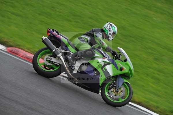 Motorcycle action photographs;cadwell;cadwell park photographs;event digital images;eventdigitalimages;motor racing louth lincolnshire;no limits trackday;peter wileman photography;trackday;trackday digital images;trackday photos