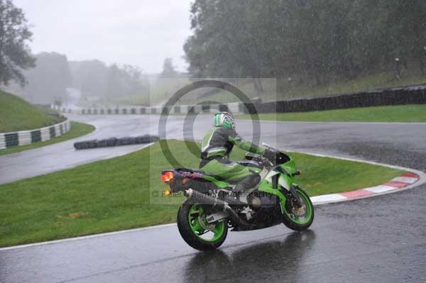 Motorcycle action photographs;cadwell;cadwell park photographs;event digital images;eventdigitalimages;motor racing louth lincolnshire;no limits trackday;peter wileman photography;trackday;trackday digital images;trackday photos