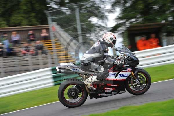 Motorcycle action photographs;cadwell;cadwell park photographs;event digital images;eventdigitalimages;motor racing louth lincolnshire;no limits trackday;peter wileman photography;trackday;trackday digital images;trackday photos
