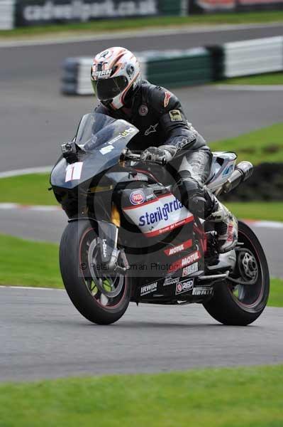 Motorcycle action photographs;cadwell;cadwell park photographs;event digital images;eventdigitalimages;motor racing louth lincolnshire;no limits trackday;peter wileman photography;trackday;trackday digital images;trackday photos