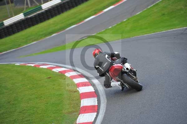 Motorcycle action photographs;cadwell;cadwell park photographs;event digital images;eventdigitalimages;motor racing louth lincolnshire;no limits trackday;peter wileman photography;trackday;trackday digital images;trackday photos