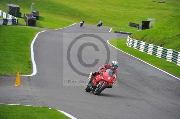Motorcycle action photographs;cadwell;cadwell park photographs;event digital images;eventdigitalimages;motor racing louth lincolnshire;no limits trackday;peter wileman photography;trackday;trackday digital images;trackday photos
