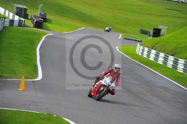 Motorcycle action photographs;cadwell;cadwell park photographs;event digital images;eventdigitalimages;motor racing louth lincolnshire;no limits trackday;peter wileman photography;trackday;trackday digital images;trackday photos