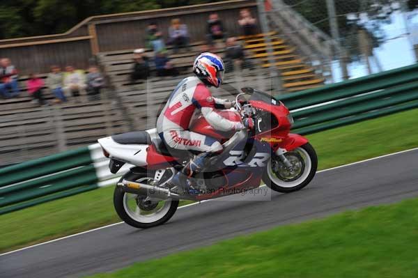 Motorcycle action photographs;cadwell;cadwell park photographs;event digital images;eventdigitalimages;motor racing louth lincolnshire;no limits trackday;peter wileman photography;trackday;trackday digital images;trackday photos