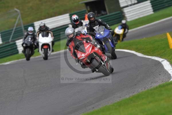 Motorcycle action photographs;cadwell;cadwell park photographs;event digital images;eventdigitalimages;motor racing louth lincolnshire;no limits trackday;peter wileman photography;trackday;trackday digital images;trackday photos