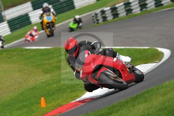 Motorcycle action photographs;cadwell;cadwell park photographs;event digital images;eventdigitalimages;motor racing louth lincolnshire;no limits trackday;peter wileman photography;trackday;trackday digital images;trackday photos