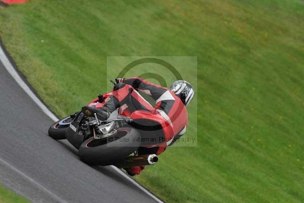 Motorcycle action photographs;cadwell;cadwell park photographs;event digital images;eventdigitalimages;motor racing louth lincolnshire;no limits trackday;peter wileman photography;trackday;trackday digital images;trackday photos