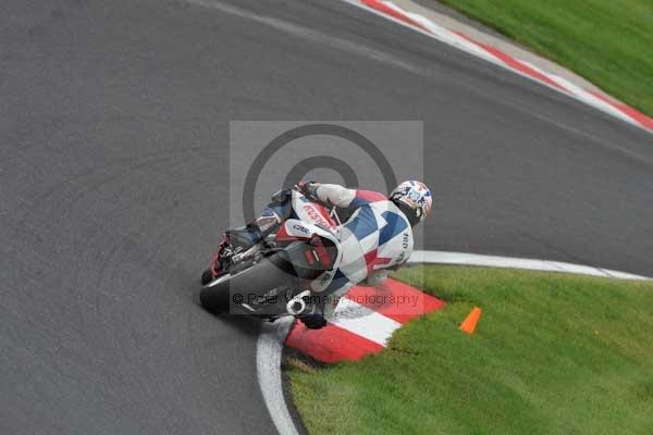 Motorcycle action photographs;cadwell;cadwell park photographs;event digital images;eventdigitalimages;motor racing louth lincolnshire;no limits trackday;peter wileman photography;trackday;trackday digital images;trackday photos