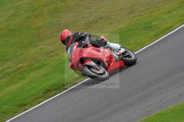 Motorcycle action photographs;cadwell;cadwell park photographs;event digital images;eventdigitalimages;motor racing louth lincolnshire;no limits trackday;peter wileman photography;trackday;trackday digital images;trackday photos