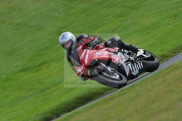Motorcycle action photographs;cadwell;cadwell park photographs;event digital images;eventdigitalimages;motor racing louth lincolnshire;no limits trackday;peter wileman photography;trackday;trackday digital images;trackday photos