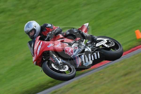 Motorcycle action photographs;cadwell;cadwell park photographs;event digital images;eventdigitalimages;motor racing louth lincolnshire;no limits trackday;peter wileman photography;trackday;trackday digital images;trackday photos