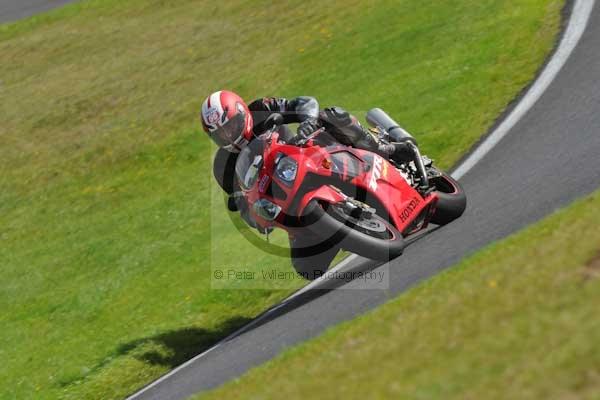 Motorcycle action photographs;cadwell;cadwell park photographs;event digital images;eventdigitalimages;motor racing louth lincolnshire;no limits trackday;peter wileman photography;trackday;trackday digital images;trackday photos