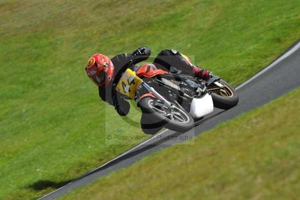 Motorcycle action photographs;cadwell;cadwell park photographs;event digital images;eventdigitalimages;motor racing louth lincolnshire;no limits trackday;peter wileman photography;trackday;trackday digital images;trackday photos