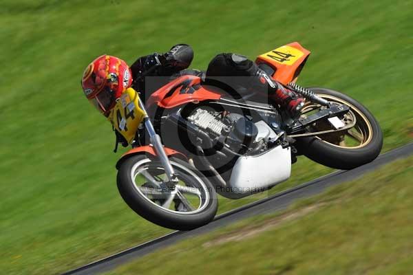 Motorcycle action photographs;cadwell;cadwell park photographs;event digital images;eventdigitalimages;motor racing louth lincolnshire;no limits trackday;peter wileman photography;trackday;trackday digital images;trackday photos