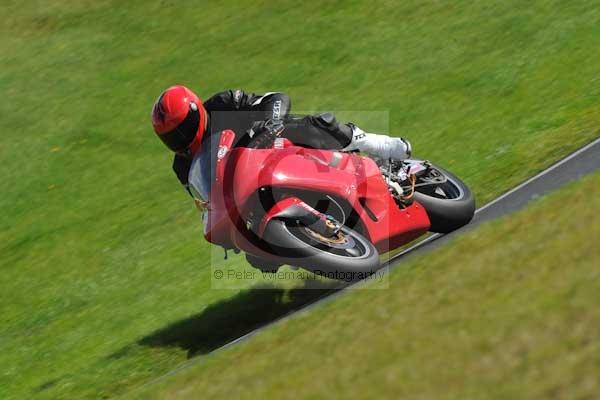 Motorcycle action photographs;cadwell;cadwell park photographs;event digital images;eventdigitalimages;motor racing louth lincolnshire;no limits trackday;peter wileman photography;trackday;trackday digital images;trackday photos