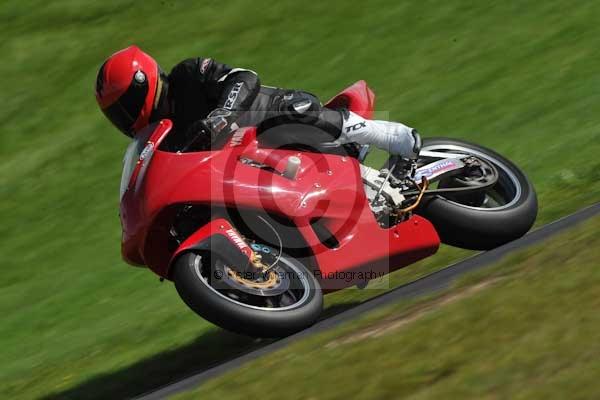 Motorcycle action photographs;cadwell;cadwell park photographs;event digital images;eventdigitalimages;motor racing louth lincolnshire;no limits trackday;peter wileman photography;trackday;trackday digital images;trackday photos