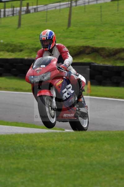 Motorcycle action photographs;cadwell;cadwell park photographs;event digital images;eventdigitalimages;motor racing louth lincolnshire;no limits trackday;peter wileman photography;trackday;trackday digital images;trackday photos