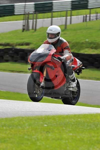 Motorcycle action photographs;cadwell;cadwell park photographs;event digital images;eventdigitalimages;motor racing louth lincolnshire;no limits trackday;peter wileman photography;trackday;trackday digital images;trackday photos