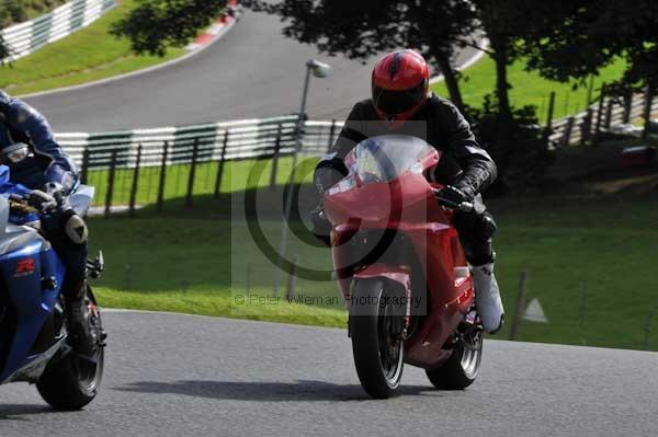 Motorcycle action photographs;cadwell;cadwell park photographs;event digital images;eventdigitalimages;motor racing louth lincolnshire;no limits trackday;peter wileman photography;trackday;trackday digital images;trackday photos