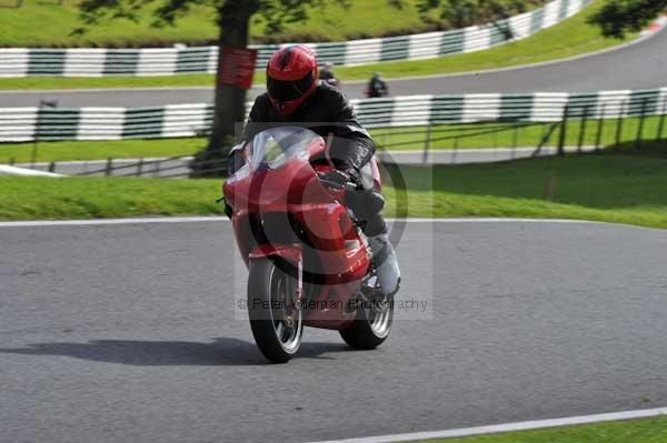 Motorcycle action photographs;cadwell;cadwell park photographs;event digital images;eventdigitalimages;motor racing louth lincolnshire;no limits trackday;peter wileman photography;trackday;trackday digital images;trackday photos