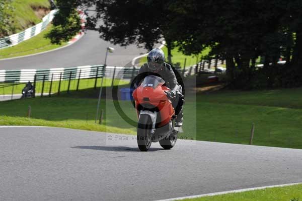 Motorcycle action photographs;cadwell;cadwell park photographs;event digital images;eventdigitalimages;motor racing louth lincolnshire;no limits trackday;peter wileman photography;trackday;trackday digital images;trackday photos