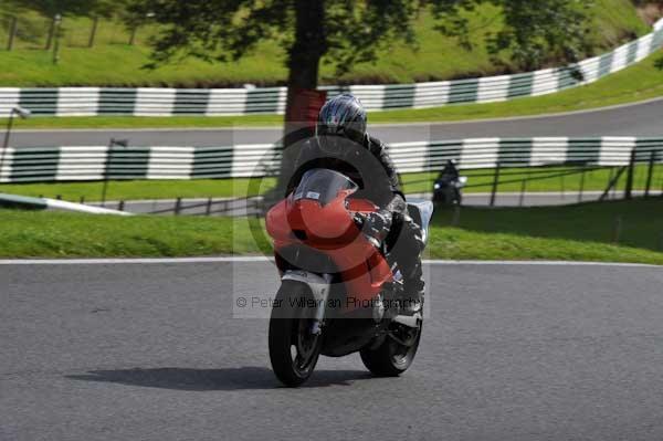 Motorcycle action photographs;cadwell;cadwell park photographs;event digital images;eventdigitalimages;motor racing louth lincolnshire;no limits trackday;peter wileman photography;trackday;trackday digital images;trackday photos