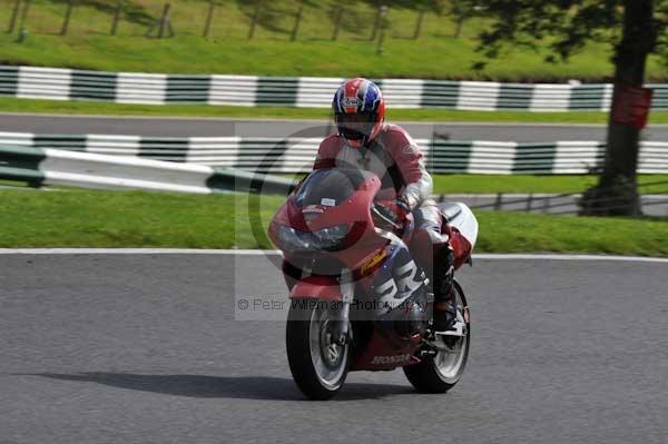 Motorcycle action photographs;cadwell;cadwell park photographs;event digital images;eventdigitalimages;motor racing louth lincolnshire;no limits trackday;peter wileman photography;trackday;trackday digital images;trackday photos