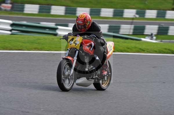 Motorcycle action photographs;cadwell;cadwell park photographs;event digital images;eventdigitalimages;motor racing louth lincolnshire;no limits trackday;peter wileman photography;trackday;trackday digital images;trackday photos