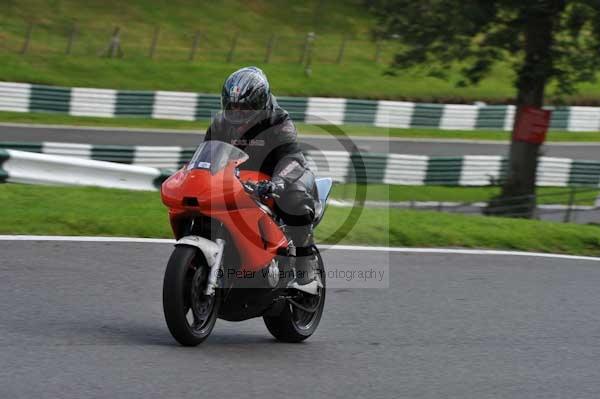 Motorcycle action photographs;cadwell;cadwell park photographs;event digital images;eventdigitalimages;motor racing louth lincolnshire;no limits trackday;peter wileman photography;trackday;trackday digital images;trackday photos