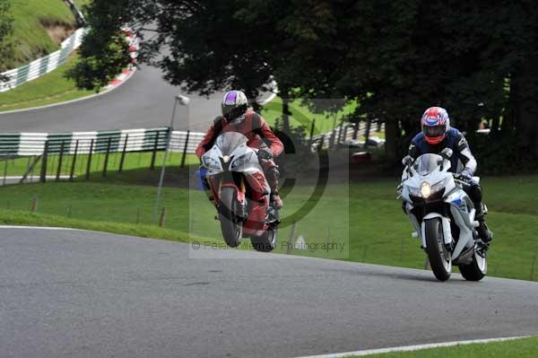 Motorcycle action photographs;cadwell;cadwell park photographs;event digital images;eventdigitalimages;motor racing louth lincolnshire;no limits trackday;peter wileman photography;trackday;trackday digital images;trackday photos