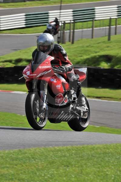 Motorcycle action photographs;cadwell;cadwell park photographs;event digital images;eventdigitalimages;motor racing louth lincolnshire;no limits trackday;peter wileman photography;trackday;trackday digital images;trackday photos