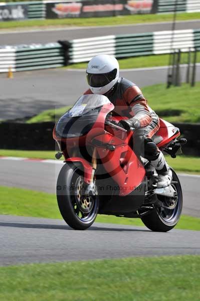 Motorcycle action photographs;cadwell;cadwell park photographs;event digital images;eventdigitalimages;motor racing louth lincolnshire;no limits trackday;peter wileman photography;trackday;trackday digital images;trackday photos
