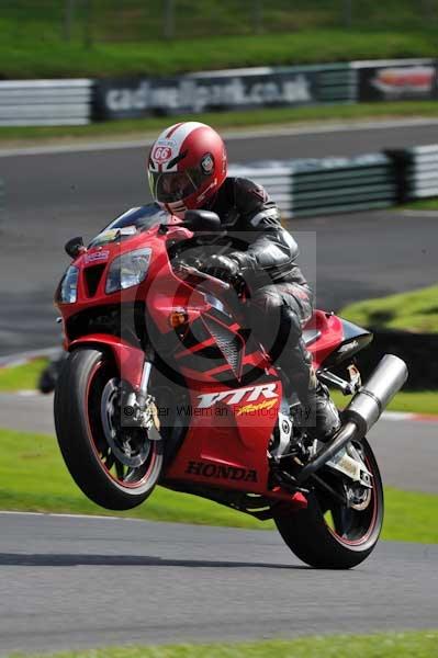 Motorcycle action photographs;cadwell;cadwell park photographs;event digital images;eventdigitalimages;motor racing louth lincolnshire;no limits trackday;peter wileman photography;trackday;trackday digital images;trackday photos
