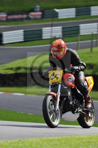 Motorcycle action photographs;cadwell;cadwell park photographs;event digital images;eventdigitalimages;motor racing louth lincolnshire;no limits trackday;peter wileman photography;trackday;trackday digital images;trackday photos