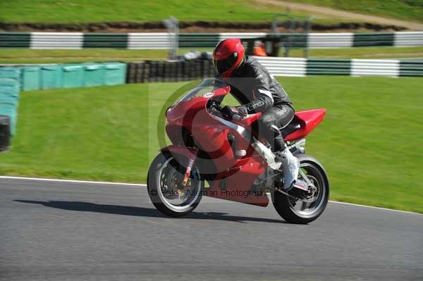Motorcycle action photographs;cadwell;cadwell park photographs;event digital images;eventdigitalimages;motor racing louth lincolnshire;no limits trackday;peter wileman photography;trackday;trackday digital images;trackday photos