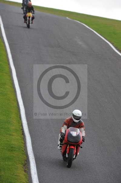 Motorcycle action photographs;cadwell;cadwell park photographs;event digital images;eventdigitalimages;motor racing louth lincolnshire;no limits trackday;peter wileman photography;trackday;trackday digital images;trackday photos