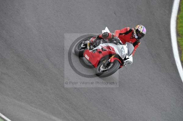 Motorcycle action photographs;cadwell;cadwell park photographs;event digital images;eventdigitalimages;motor racing louth lincolnshire;no limits trackday;peter wileman photography;trackday;trackday digital images;trackday photos