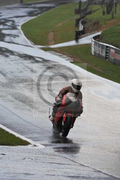 Motorcycle action photographs;cadwell;cadwell park photographs;event digital images;eventdigitalimages;motor racing louth lincolnshire;no limits trackday;peter wileman photography;trackday;trackday digital images;trackday photos