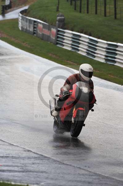 Motorcycle action photographs;cadwell;cadwell park photographs;event digital images;eventdigitalimages;motor racing louth lincolnshire;no limits trackday;peter wileman photography;trackday;trackday digital images;trackday photos