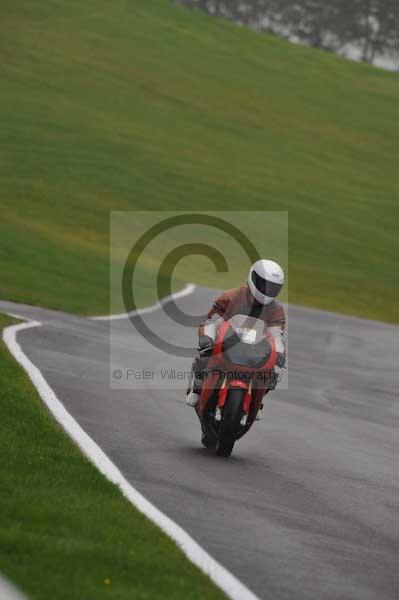 Motorcycle action photographs;cadwell;cadwell park photographs;event digital images;eventdigitalimages;motor racing louth lincolnshire;no limits trackday;peter wileman photography;trackday;trackday digital images;trackday photos