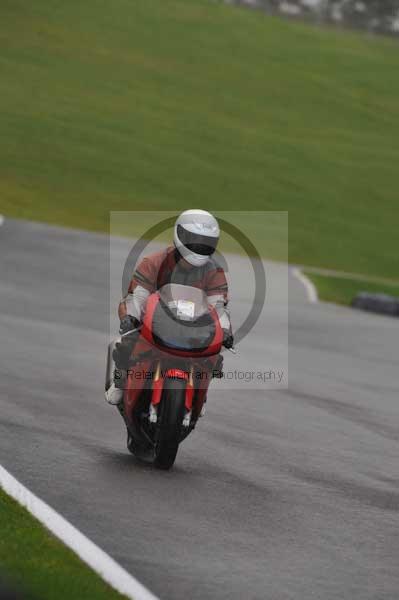 Motorcycle action photographs;cadwell;cadwell park photographs;event digital images;eventdigitalimages;motor racing louth lincolnshire;no limits trackday;peter wileman photography;trackday;trackday digital images;trackday photos