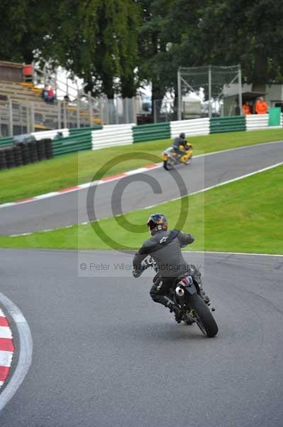 Motorcycle action photographs;cadwell;cadwell park photographs;event digital images;eventdigitalimages;motor racing louth lincolnshire;no limits trackday;peter wileman photography;trackday;trackday digital images;trackday photos