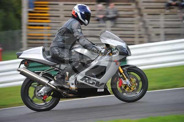 Motorcycle action photographs;cadwell;cadwell park photographs;event digital images;eventdigitalimages;motor racing louth lincolnshire;no limits trackday;peter wileman photography;trackday;trackday digital images;trackday photos