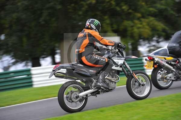 Motorcycle action photographs;cadwell;cadwell park photographs;event digital images;eventdigitalimages;motor racing louth lincolnshire;no limits trackday;peter wileman photography;trackday;trackday digital images;trackday photos