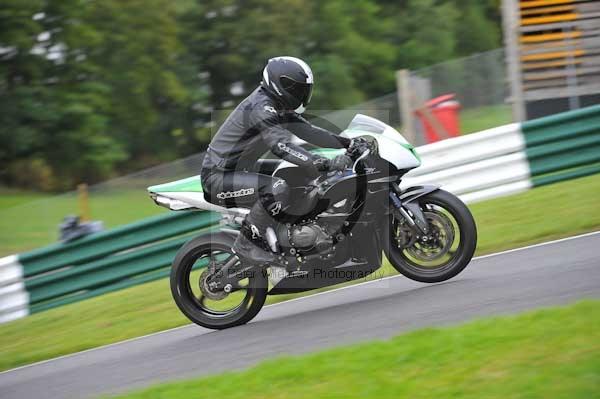 Motorcycle action photographs;cadwell;cadwell park photographs;event digital images;eventdigitalimages;motor racing louth lincolnshire;no limits trackday;peter wileman photography;trackday;trackday digital images;trackday photos