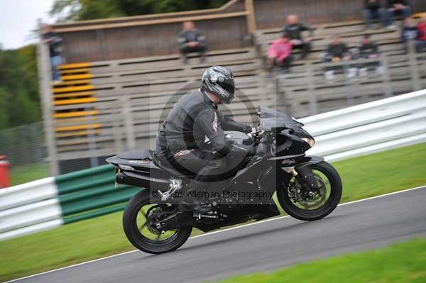 Motorcycle action photographs;cadwell;cadwell park photographs;event digital images;eventdigitalimages;motor racing louth lincolnshire;no limits trackday;peter wileman photography;trackday;trackday digital images;trackday photos